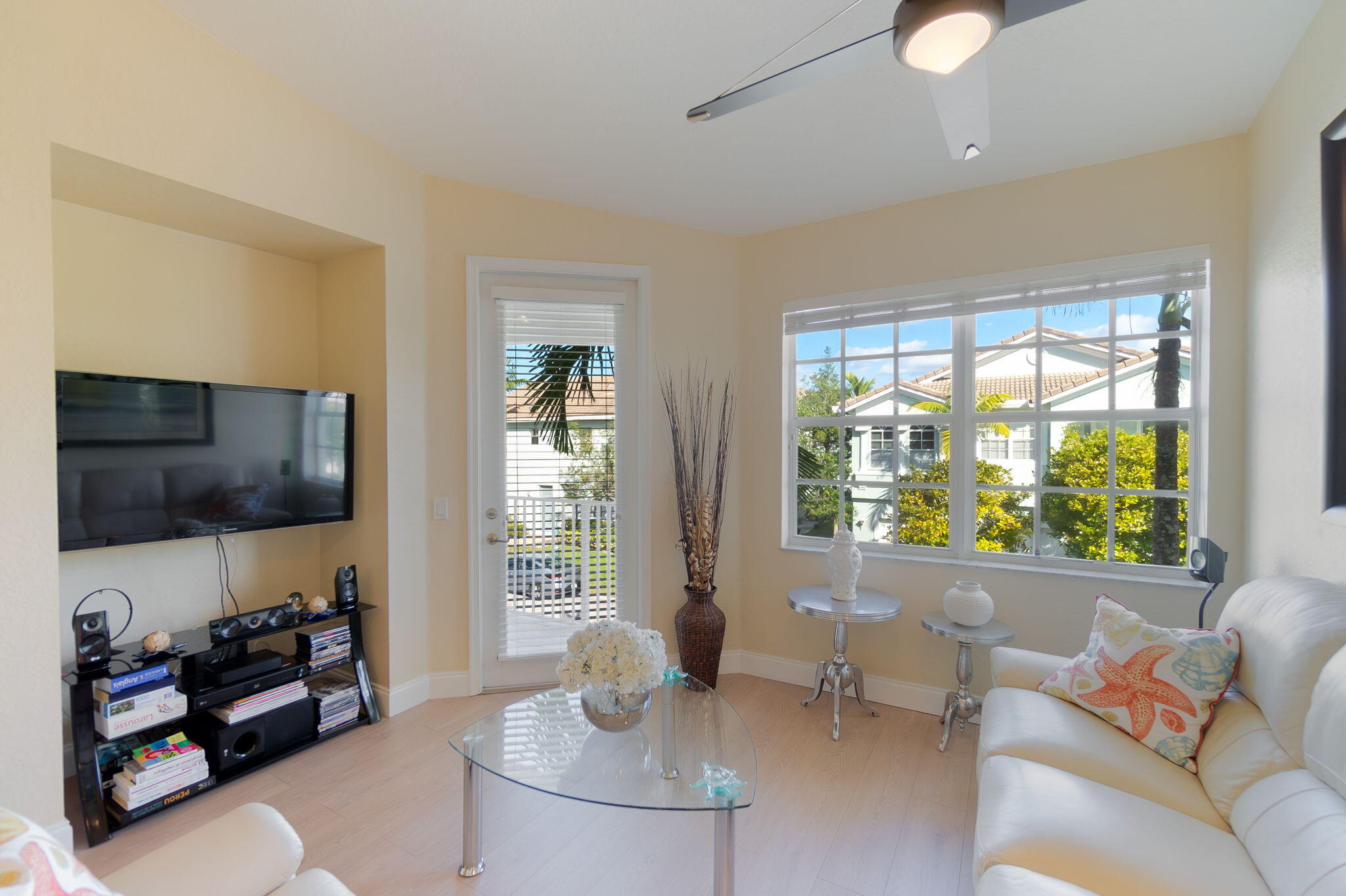 3127 Laurel Ridge Circle Riviera Beach, FL 33404 - Photo 8 of 38 8-web-or-mls-DSC00426-Enhanced-NR-Edit