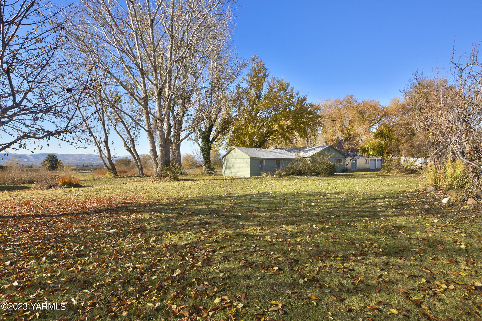 8045 Mieras Road Yakima, WA 98901 - Photo 3 of 26 3-web-or-mls-Hyde_231108_MeirasRd_Moxee_