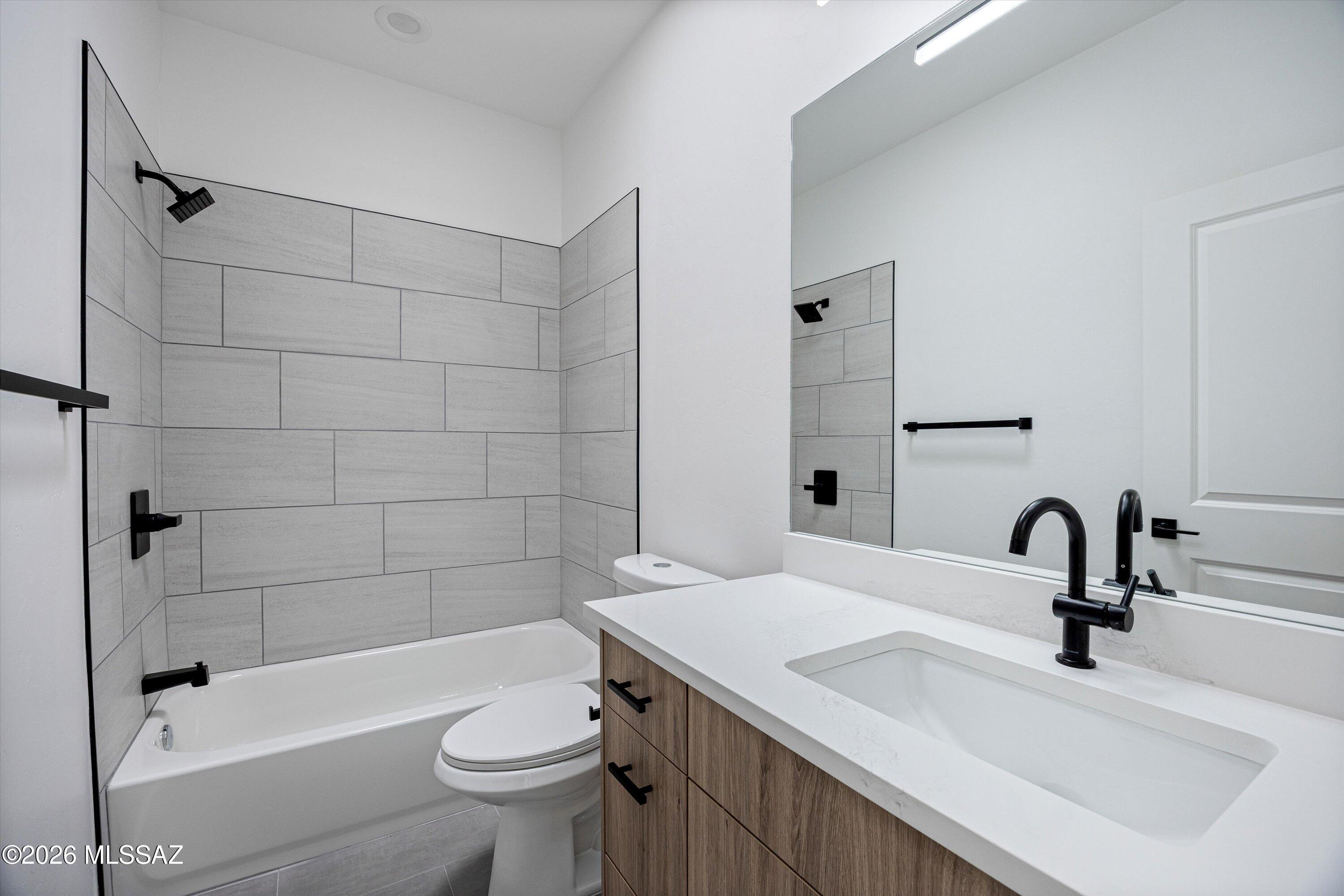 1209 Circulo Golfo Rio Rico, AZ 85648 - Photo 20 of 26 Bathroom