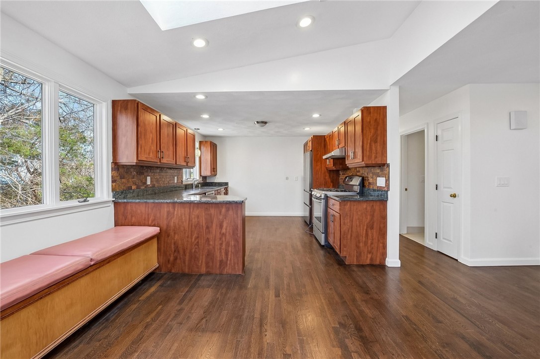 94 Spindrift Street Jamestown, RI 02835 - Photo 12 of 29
