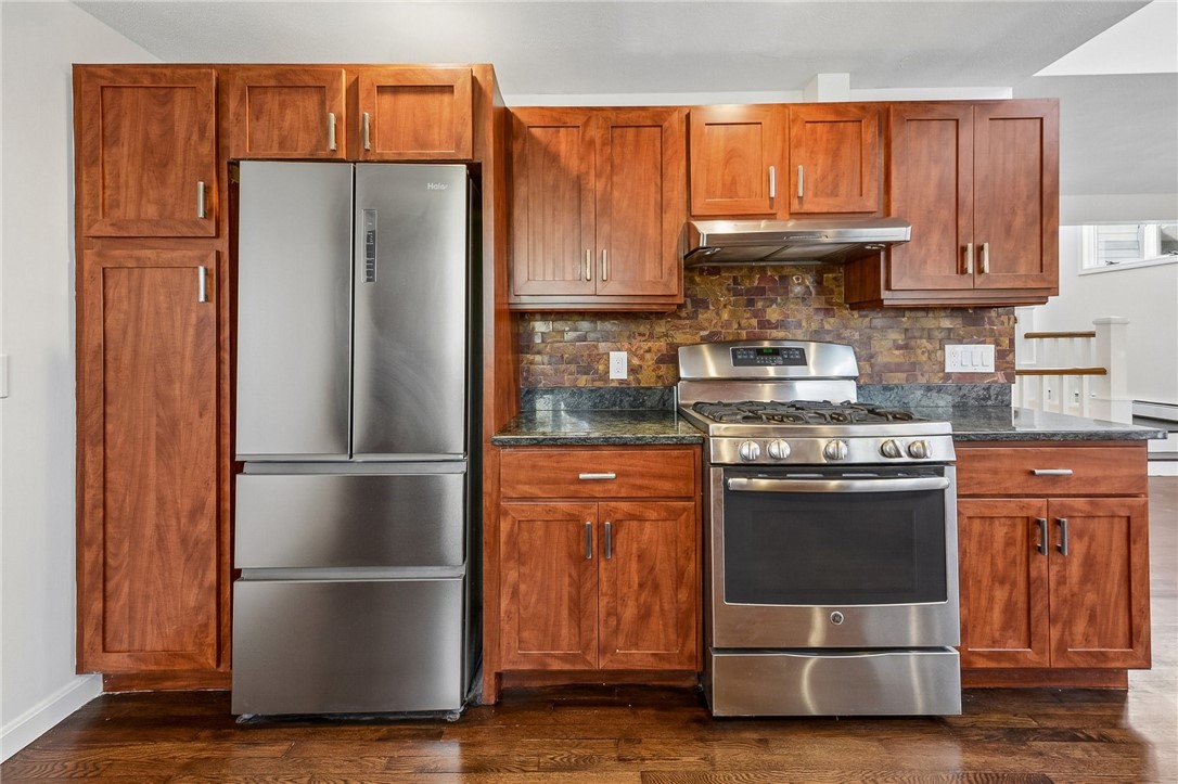 94 Spindrift Street Jamestown, RI 02835 - Photo 13 of 29
