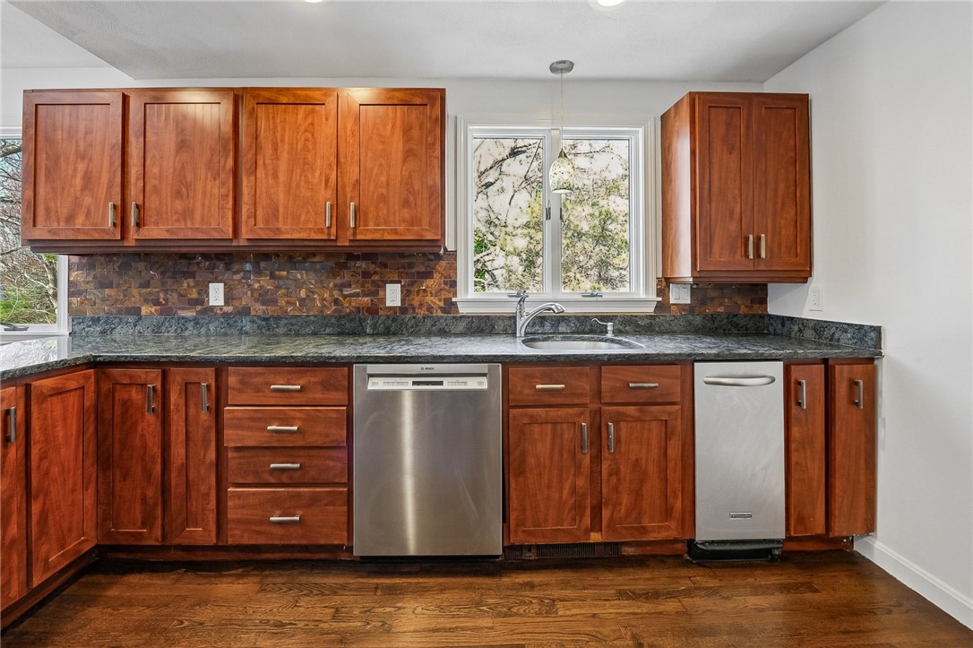 94 Spindrift Street Jamestown, RI 02835 - Photo 14 of 29