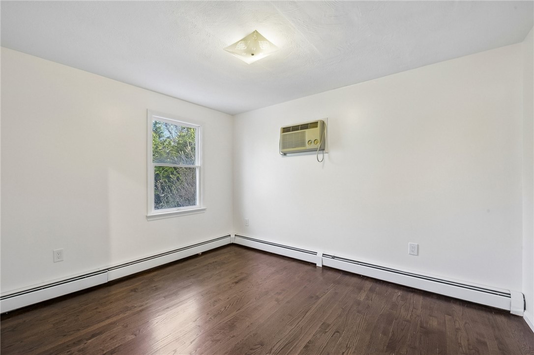 94 Spindrift Street Jamestown, RI 02835 - Photo 21 of 29