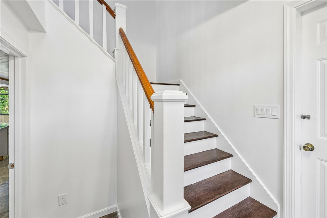 94 Spindrift Street Jamestown, RI 02835 - Photo 4 of 29