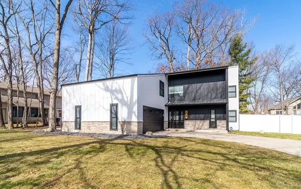 $439,900 | 1319 Pine Mills Court, Fort Wayne, IN 46845