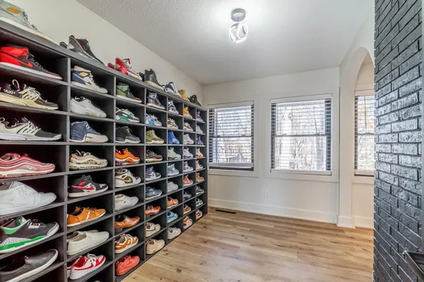 $439,900 | 1319 Pine Mills Court, Fort Wayne, IN 46845