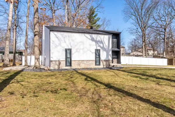 $439,900 | 1319 Pine Mills Court, Fort Wayne, IN 46845