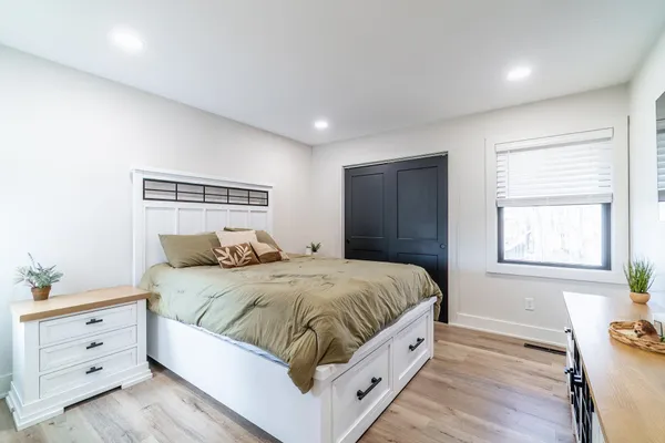 $439,900 | 1319 Pine Mills Court, Fort Wayne, IN 46845