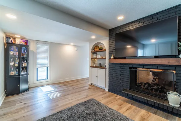 $439,900 | 1319 Pine Mills Court, Fort Wayne, IN 46845