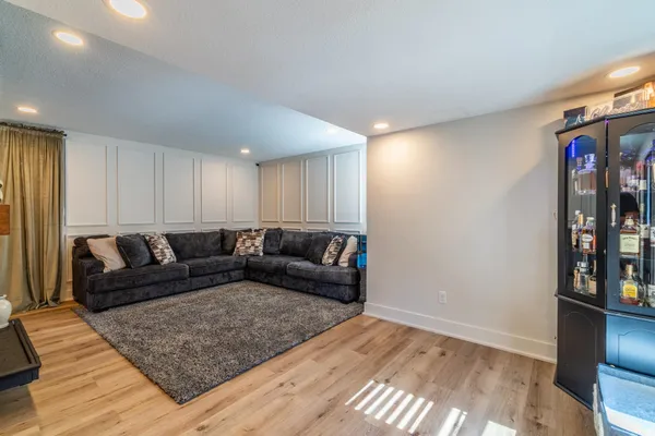 $439,900 | 1319 Pine Mills Court, Fort Wayne, IN 46845