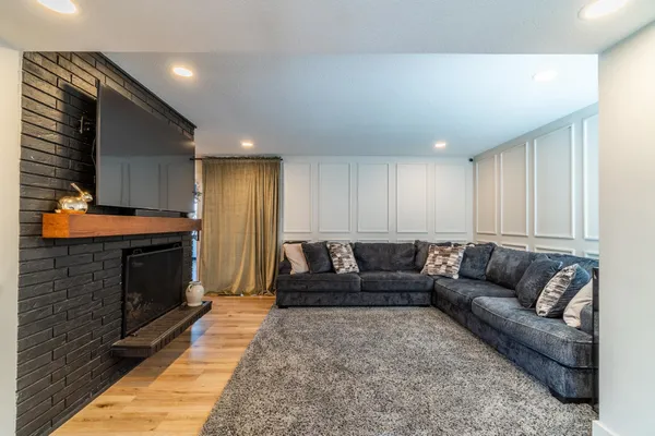 $439,900 | 1319 Pine Mills Court, Fort Wayne, IN 46845