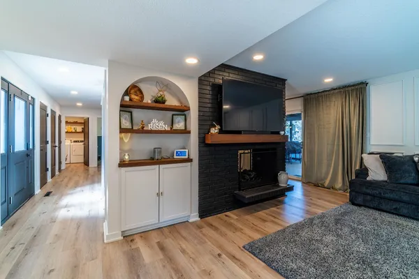 $439,900 | 1319 Pine Mills Court, Fort Wayne, IN 46845