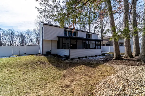 $439,900 | 1319 Pine Mills Court, Fort Wayne, IN 46845