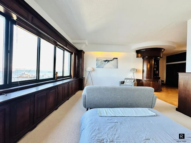 $320,000 | 10 Bay Street Landing, Unit 5B | Tompkinsville