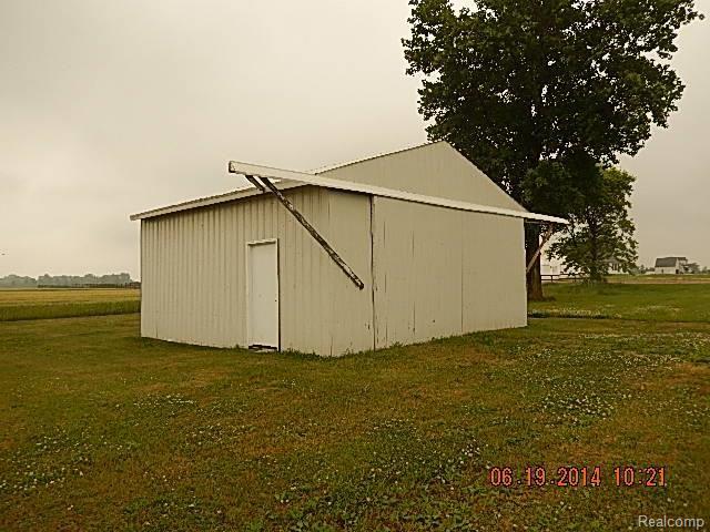 5594 Labo Road South Rockwood, MI 48179 - Photo 3 of 18 006.jpg