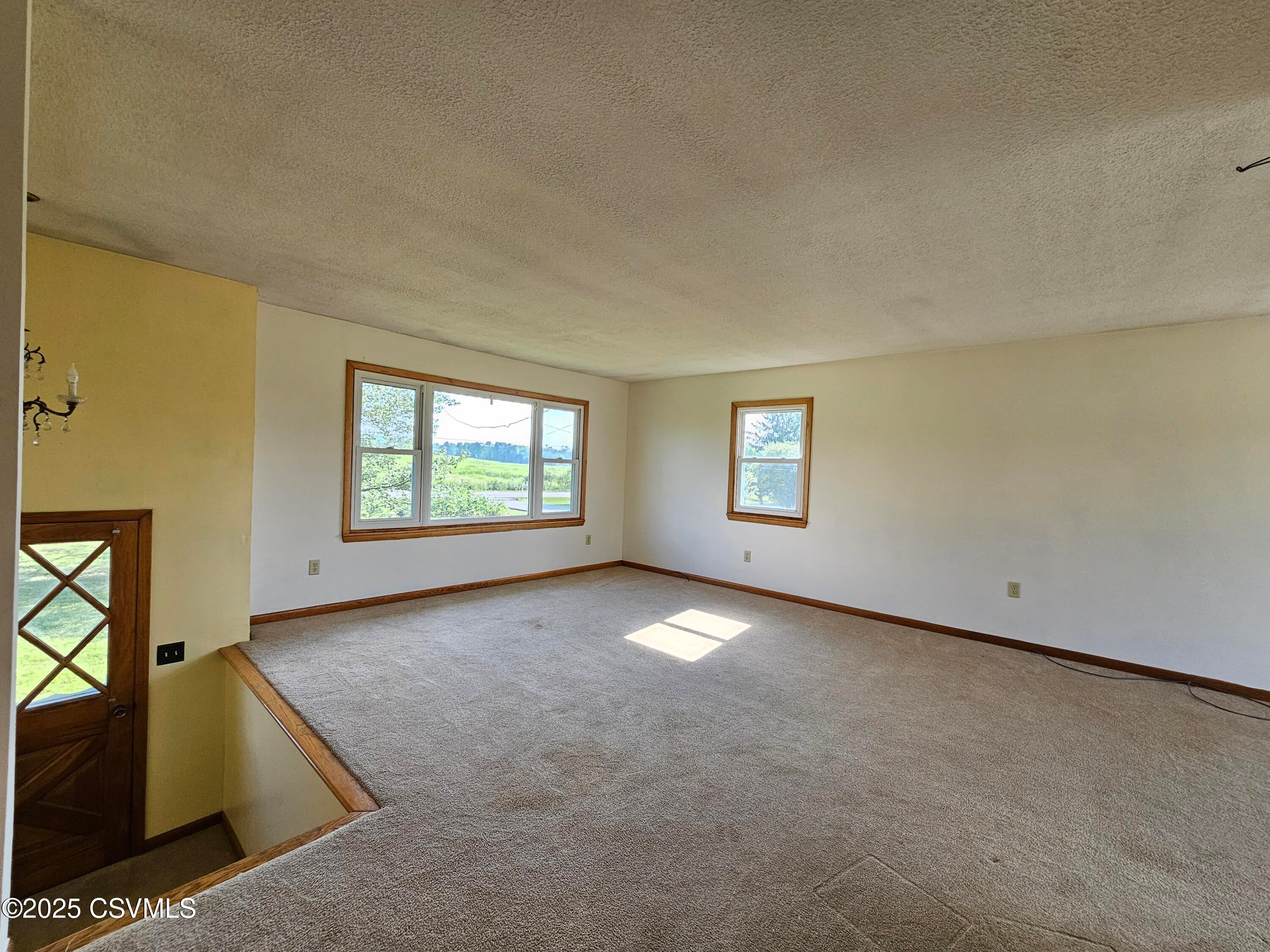 516 Washingtonville Road Danville, PA 17821 - Photo 9 of 37 Living Room 9