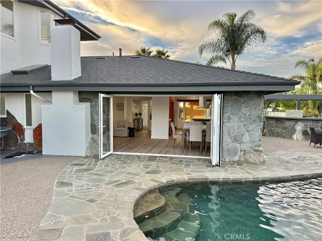 $2,499,900 | 716 Avenida Columbo, San Clemente, CA 92672