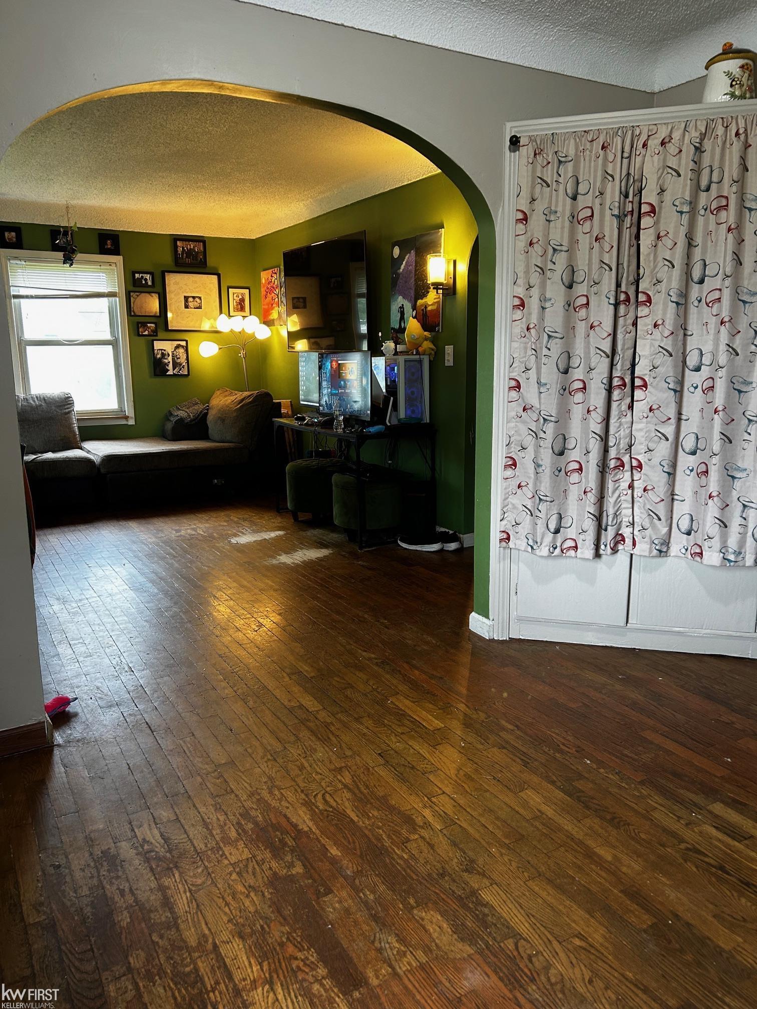 3402 North Belsay Road Flint, MI 48506 - Photo 10 of 25 50146962-2cb74c71-69d2-46d6-bf59-9feabb1e0661.JPG