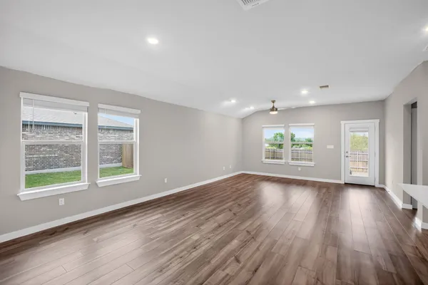 $1,825 | 116 Halford Road, Georgetown, TX 78633