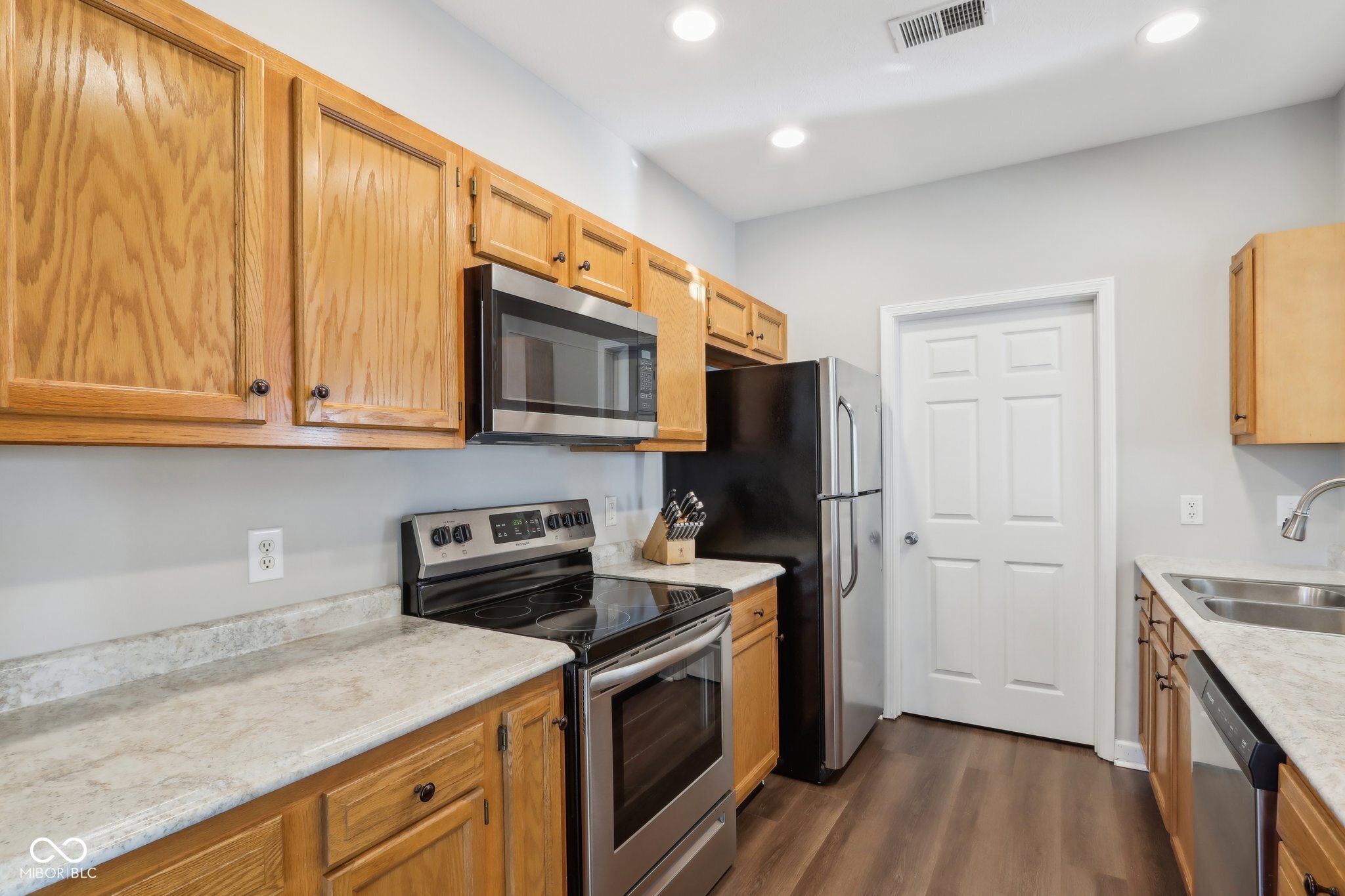 1104 Falcon Ridge Carmel, IN 46280 - Photo 17 of 47 Gallery Image 17
