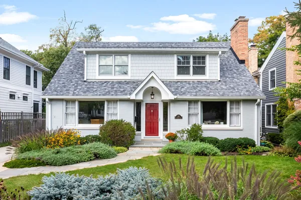 $975,000 | 222 East Center Avenue, Lake Bluff, IL 60044