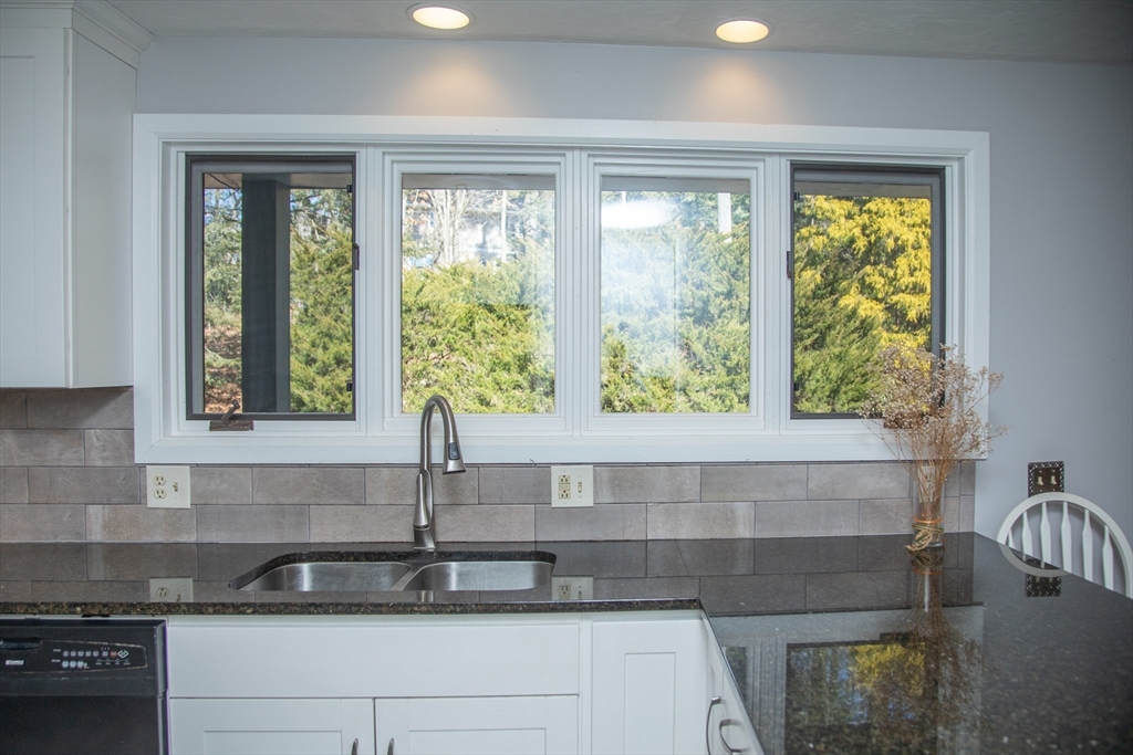 28 Woodlot Road Amherst, MA 01002 - Photo 11 of 40 Gallery Image 11