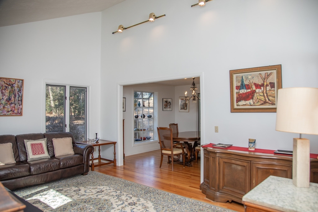 28 Woodlot Road Amherst, MA 01002 - Photo 3 of 40 Gallery Image 3