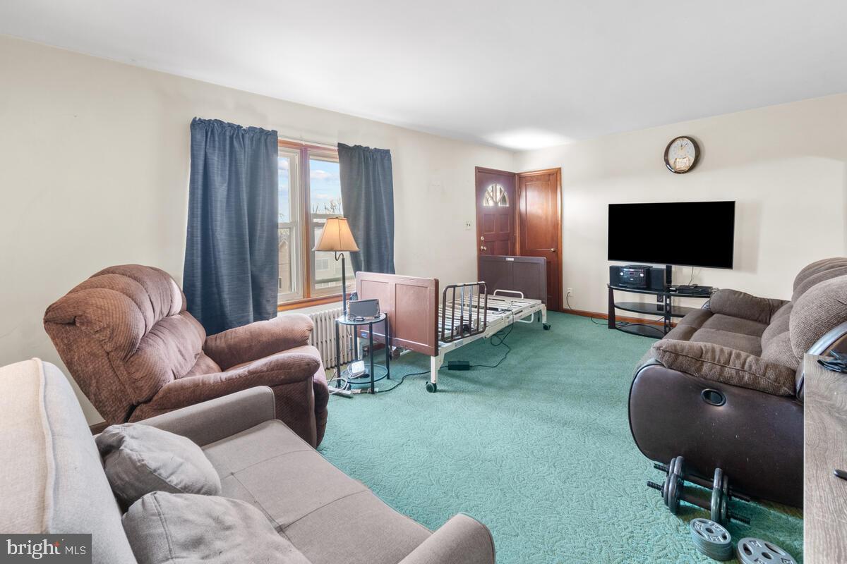 7004 Edgemont Road Frederick, MD 21702 - Photo 5 of 39