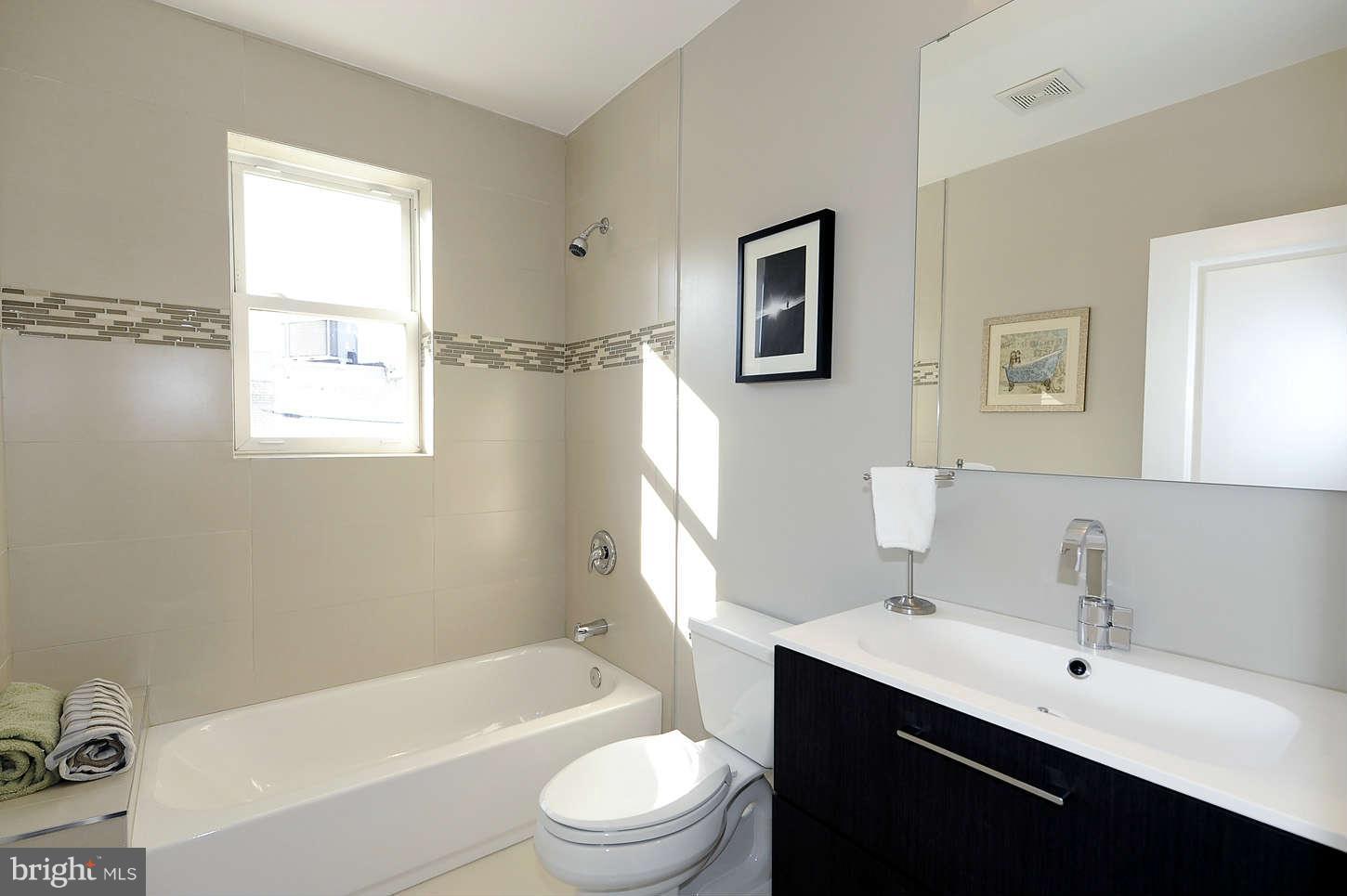147 Quincy Place Northeast Washington, DC 20002 - Photo 19 of 28 Bath