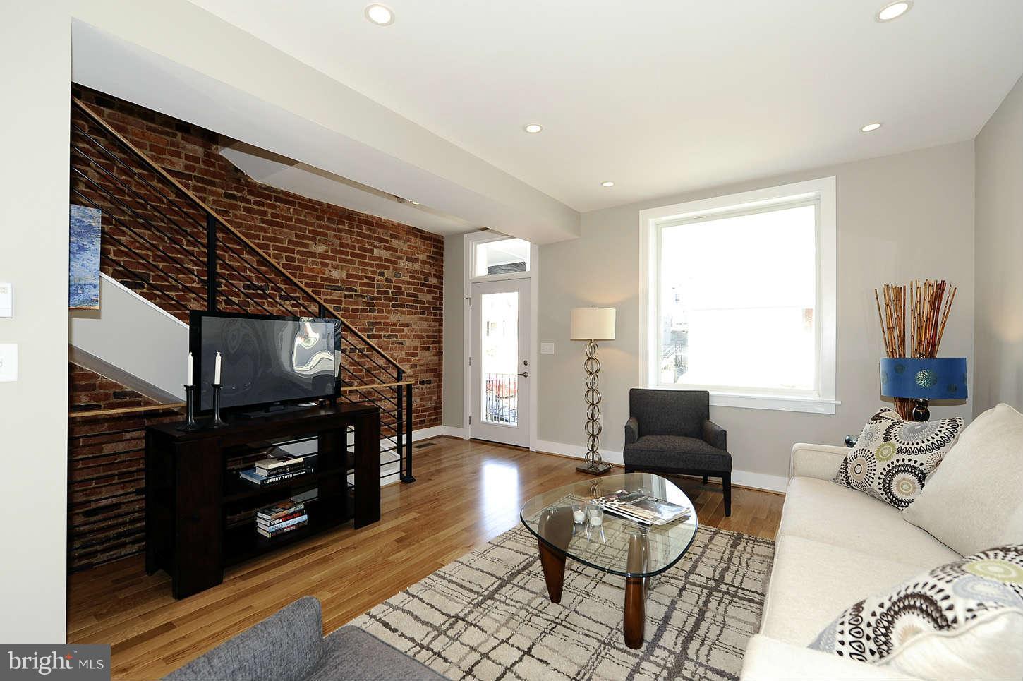 147 Quincy Place Northeast Washington, DC 20002 - Photo 4 of 28 Living Room