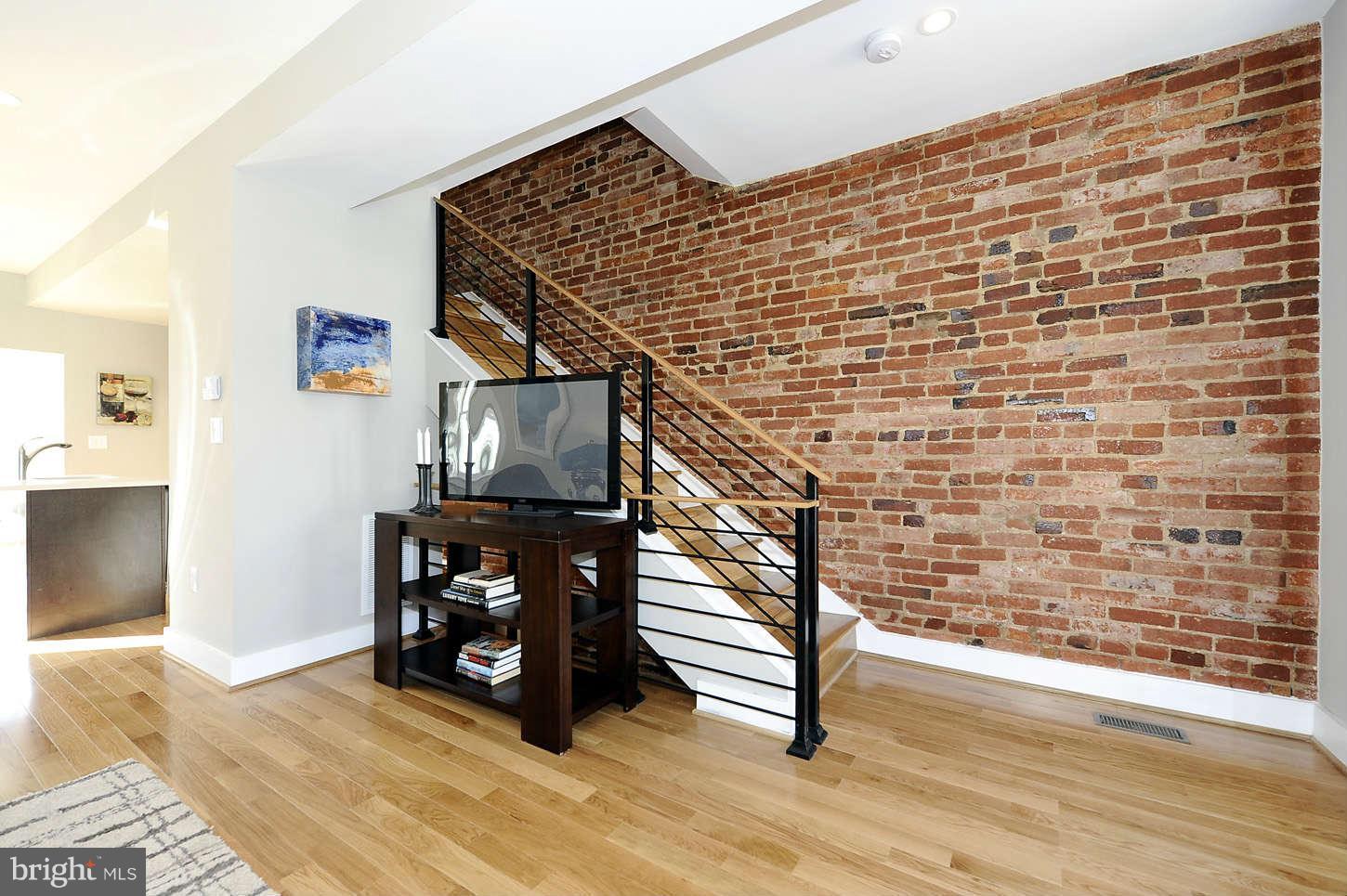 147 Quincy Place Northeast Washington, DC 20002 - Photo 5 of 28 Living Room