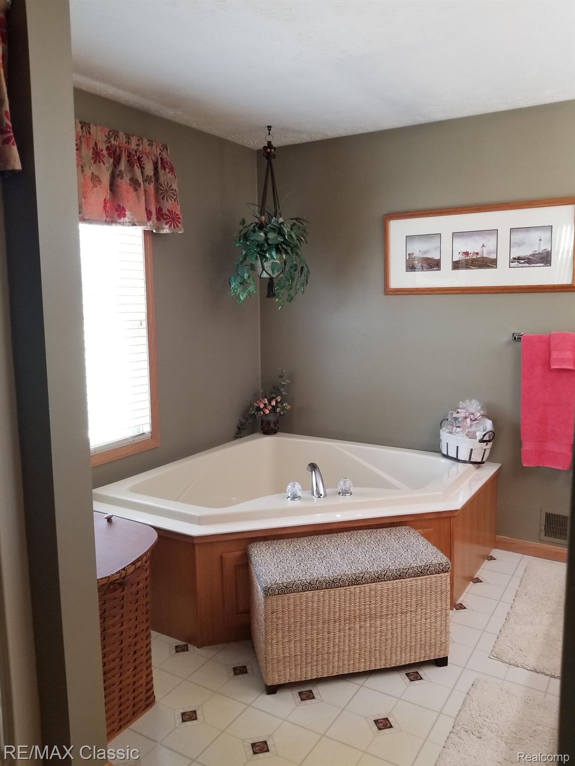 21600 Wasson Road Howell, MI 48843 - Photo 24 of 52 PRIMARY BATH