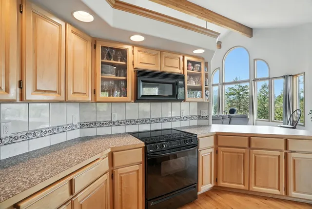 $927,500 | 1607 East Wildflower Lane, Spokane, WA 99224