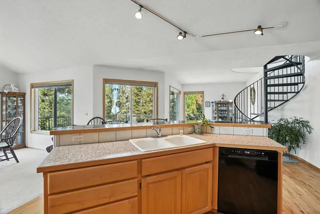 $927,500 | 1607 East Wildflower Lane, Spokane, WA 99224