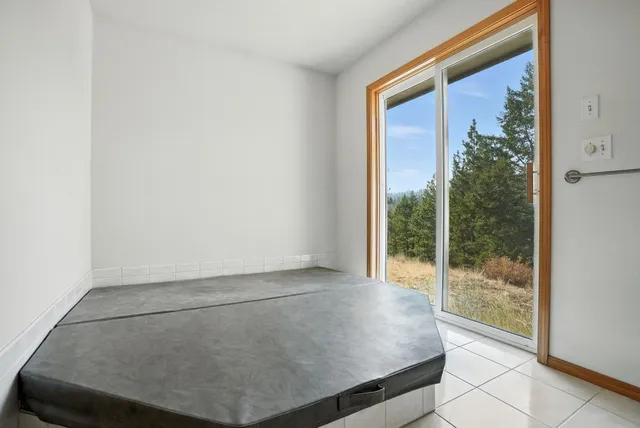 $927,500 | 1607 East Wildflower Lane, Spokane, WA 99224