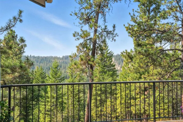 $927,500 | 1607 East Wildflower Lane, Spokane, WA 99224