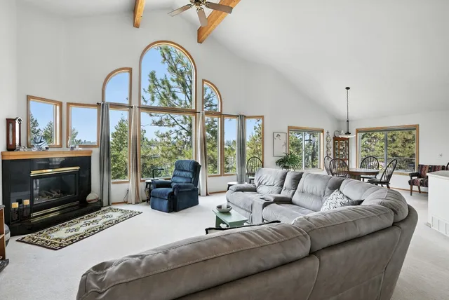 $927,500 | 1607 East Wildflower Lane, Spokane, WA 99224