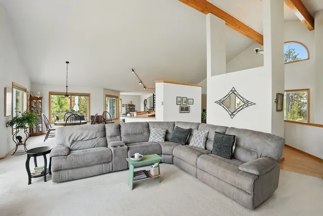 $927,500 | 1607 East Wildflower Lane, Spokane, WA 99224