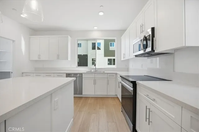 $713,416 | 27315 Bear Creek Lane, Valencia, CA 91381