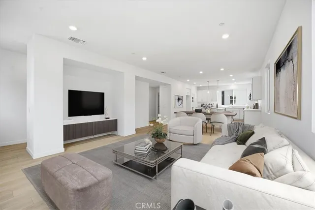 $713,416 | 27315 Bear Creek Lane, Valencia, CA 91381