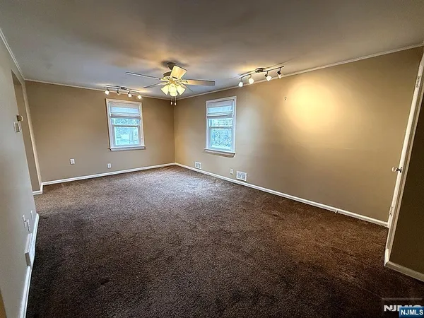 $2,300 | 73 Horton Avenue, Unit 2, Hawthorne, NJ 07506