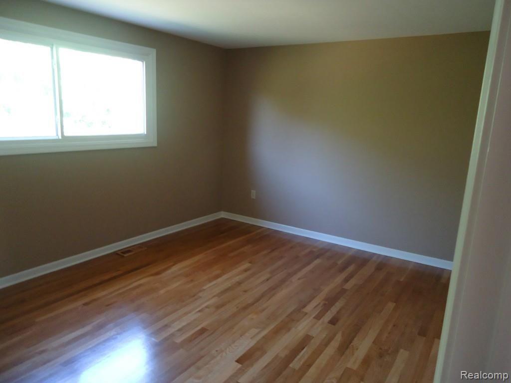 25918 Branchaster Road Farmington Hills, MI 48336 - Photo 22 of 36