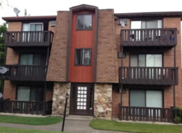 $1,895 | 629 65th Street, Unit 4, Westmont, IL 60559