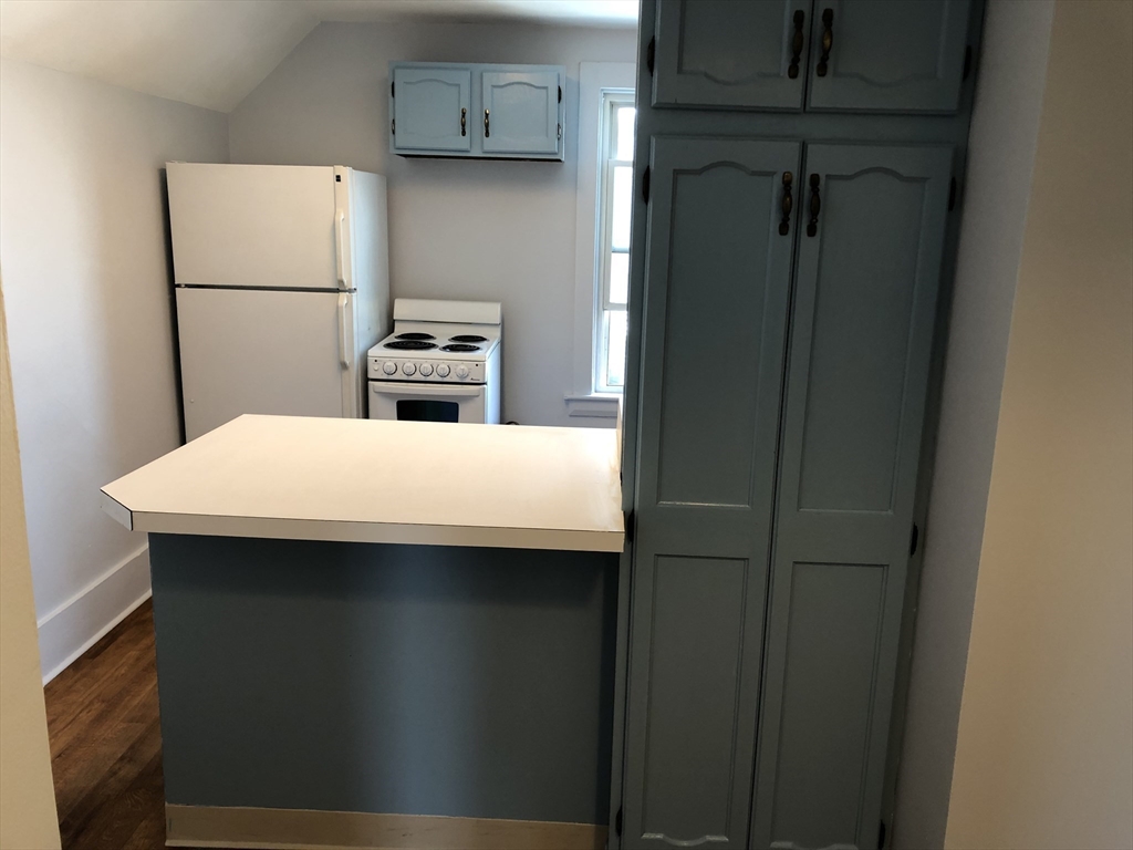 11 Crescent Square, Unit 4 Newton, MA 02458 - Photo 2 of 7