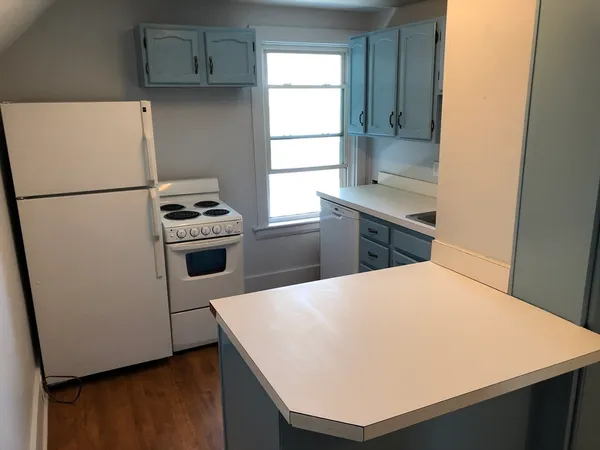 $2,350 | 11 Crescent Square, Unit 4, Newton, MA 02458