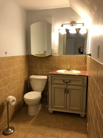 $2,350 | 11 Crescent Square, Unit 4, Newton, MA 02458