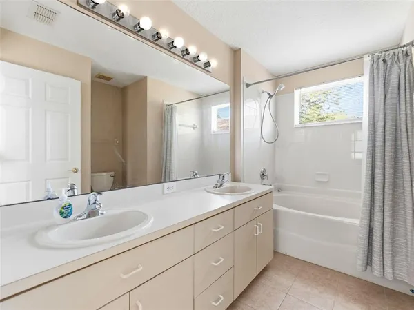 $2,000 | 15123 Deer Meadow Drive, Lutz, FL 33559