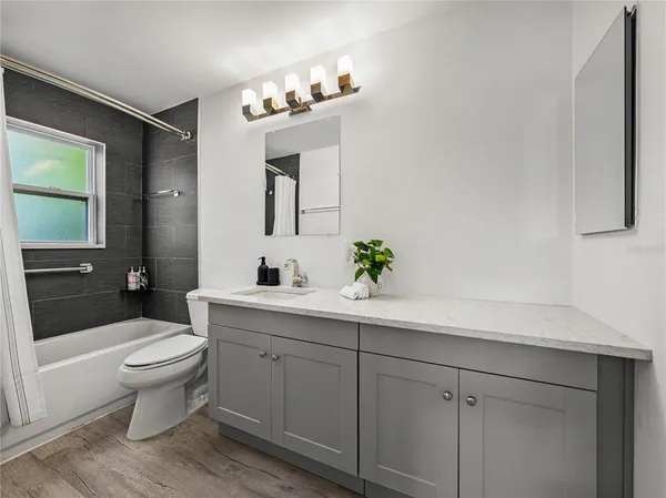 a view of a livingroom with an empty space