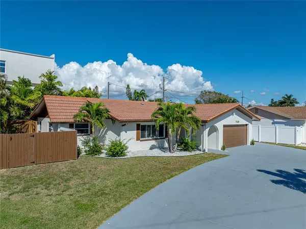 $4,500 | 7125 South Shore Drive South, South Pasadena, FL 33707