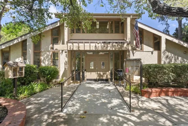 a view of a tennis court